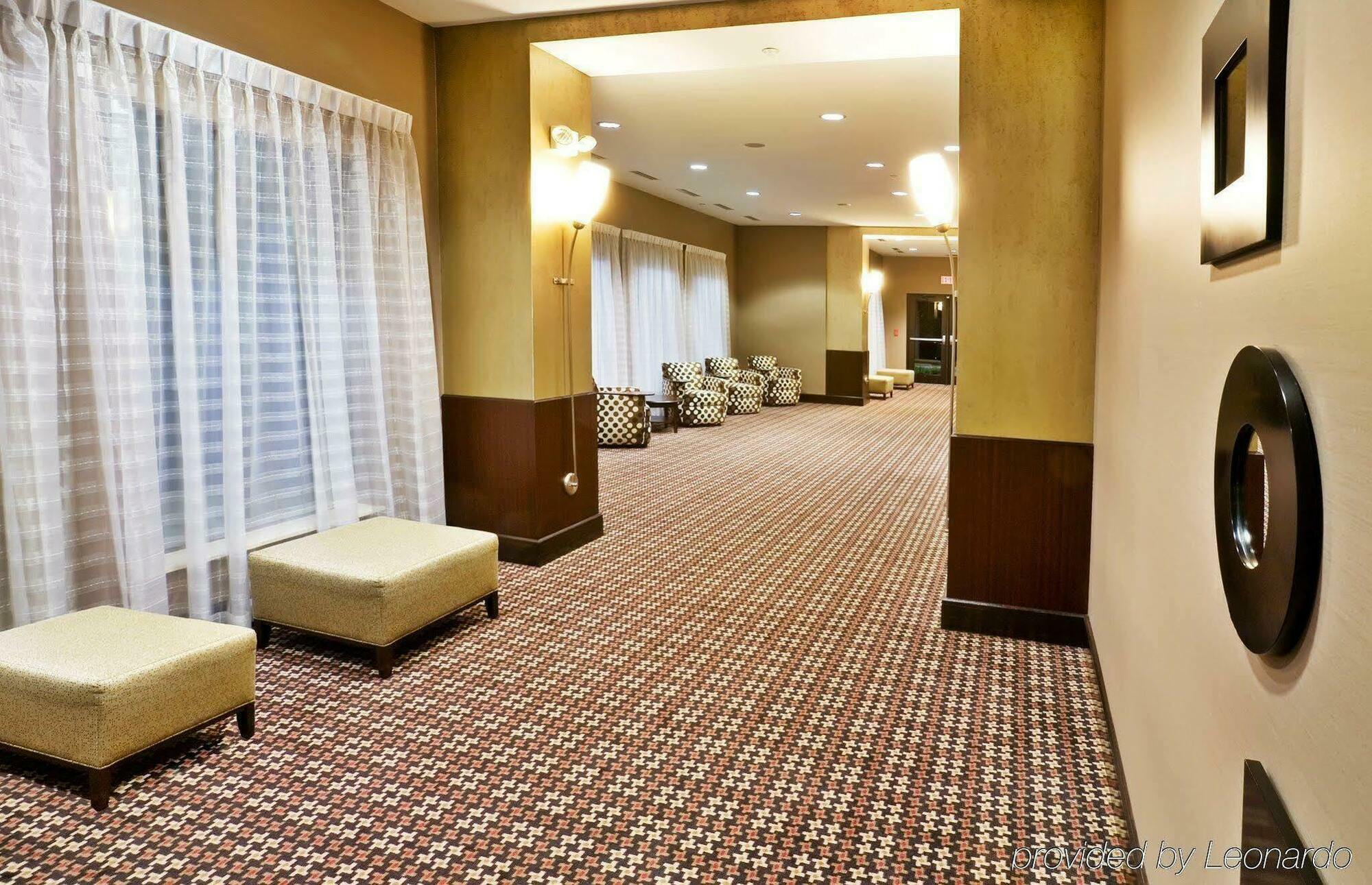 Springhill Suites By Marriott Denton Interior photo